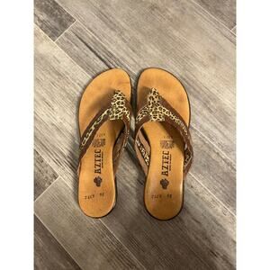 Aztec Brown Leopard Flip Flops Flat Sandals Women's Size 7.5